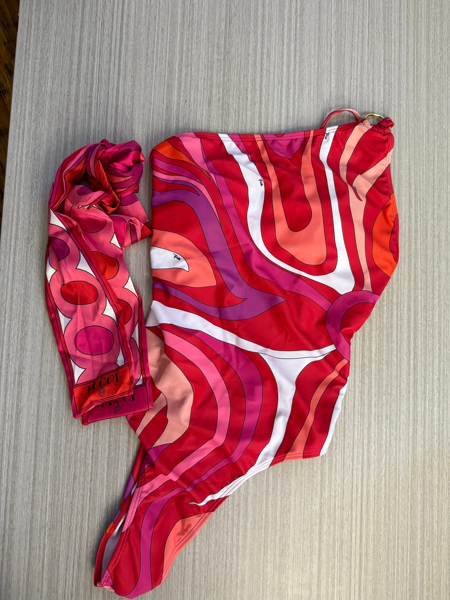 Vista Pucci One piece Set